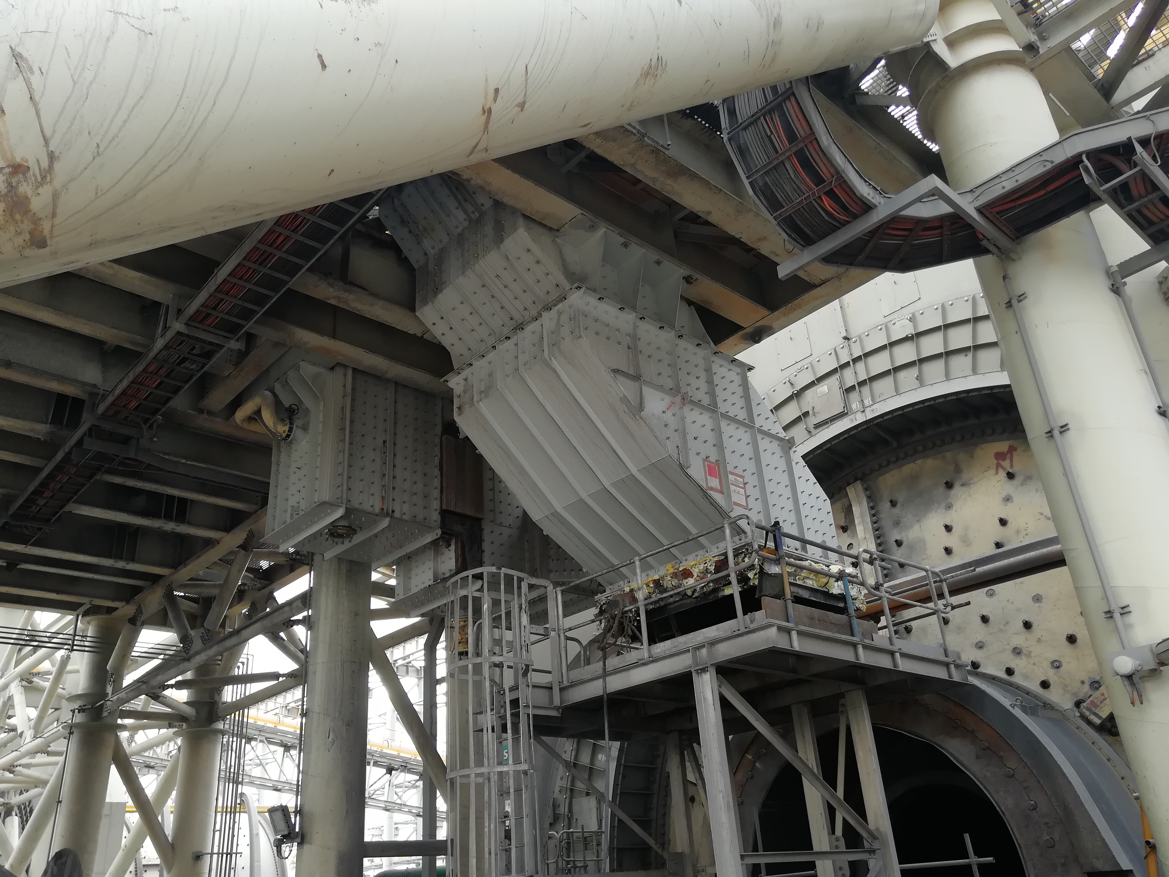 底流管缓冲箱项目